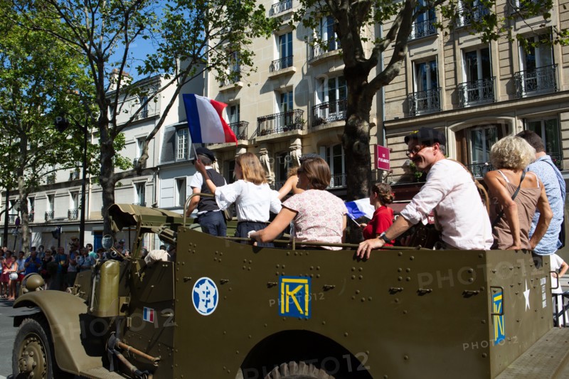 Défilé de commémoration du 75e anniversaire de la Libération de Paris, avenue du Général Leclerc