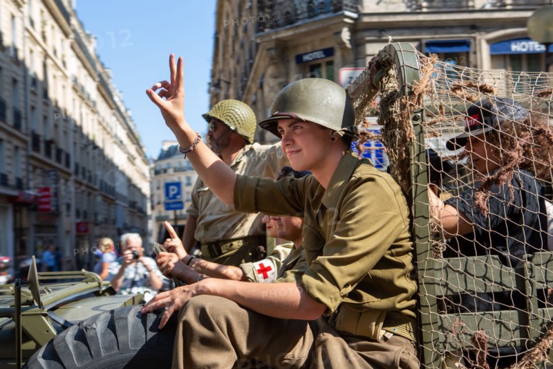 Défilé de commémoration du 75e anniversaire de la Libération de Paris, avenue du Général Leclerc