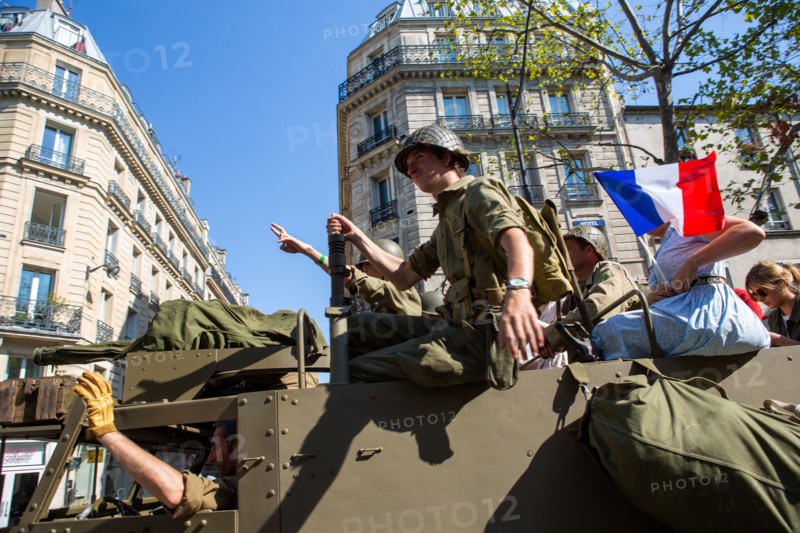 Défilé de commémoration du 75e anniversaire de la Libération de Paris, avenue du Général Leclerc