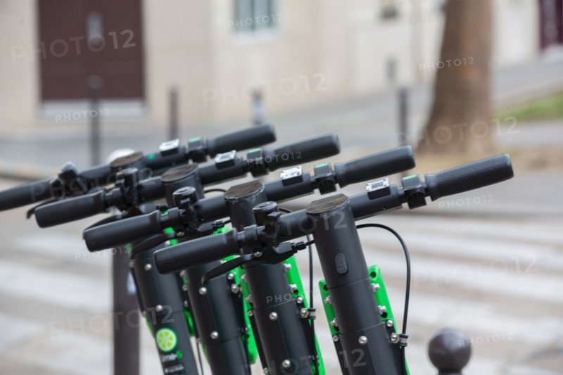 Paris, trottinettes électriques