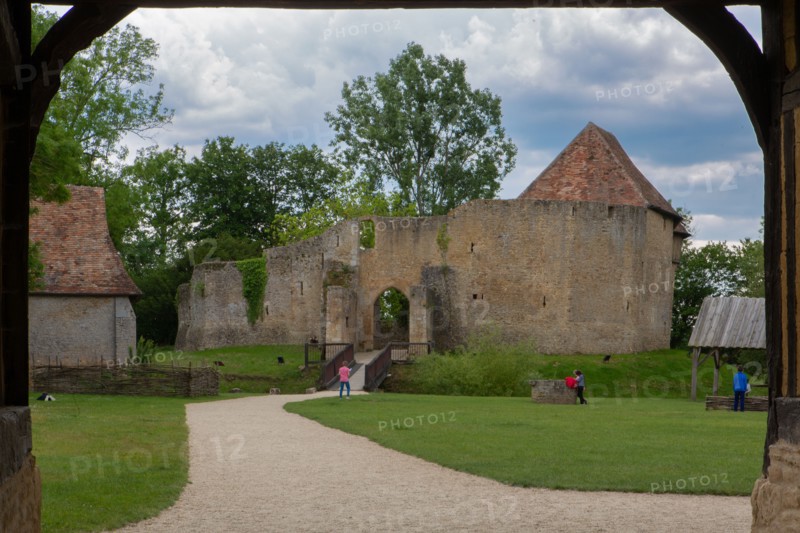 Château de Crèvecoeur, Fondation Schlumberger, à Crèvecoeur-en-Auge