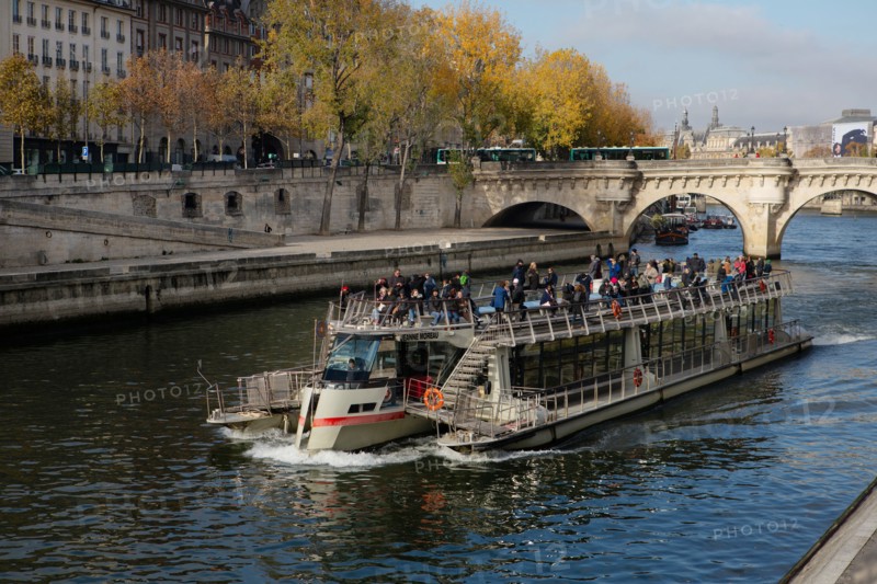 Paris, bateau mouche