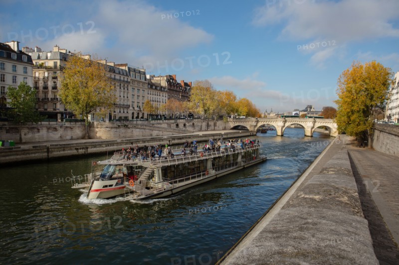 Paris, bateau mouche