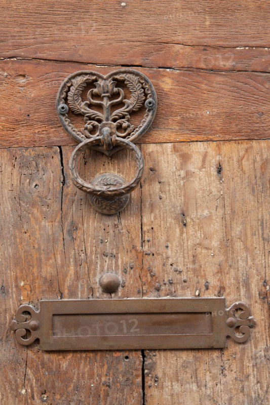 Rouen (Seine Maritime), door knocker and letter box