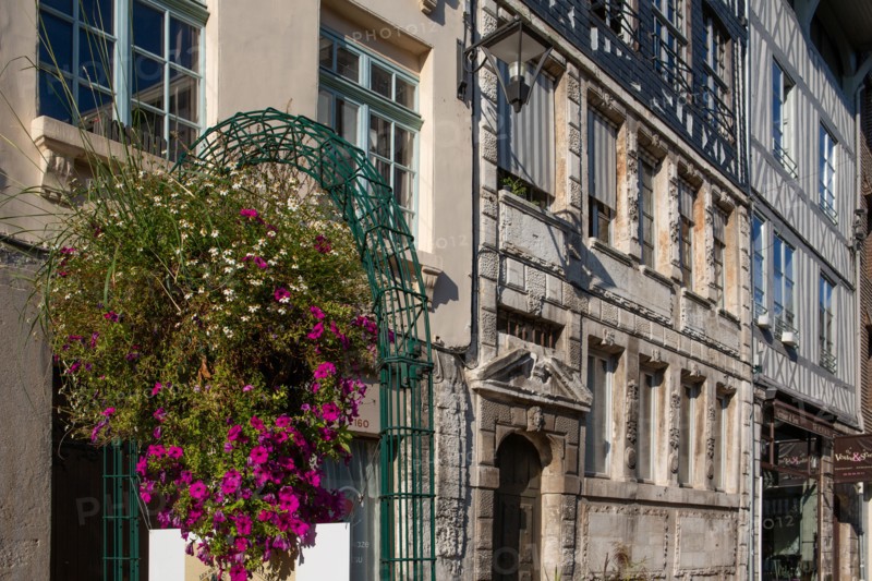Rouen (Seine Maritime), rue Eau de Robec