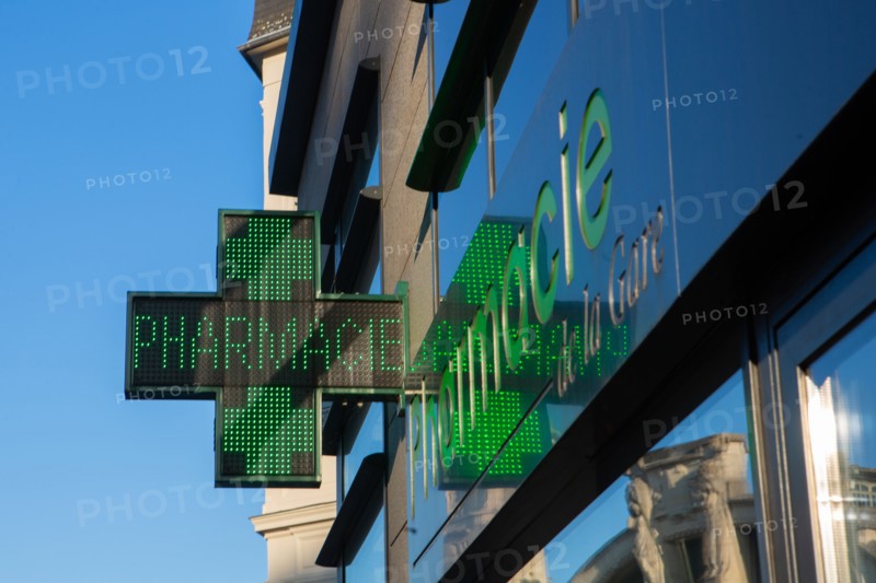 Rouen (Seine Maritime), pharmacy sign