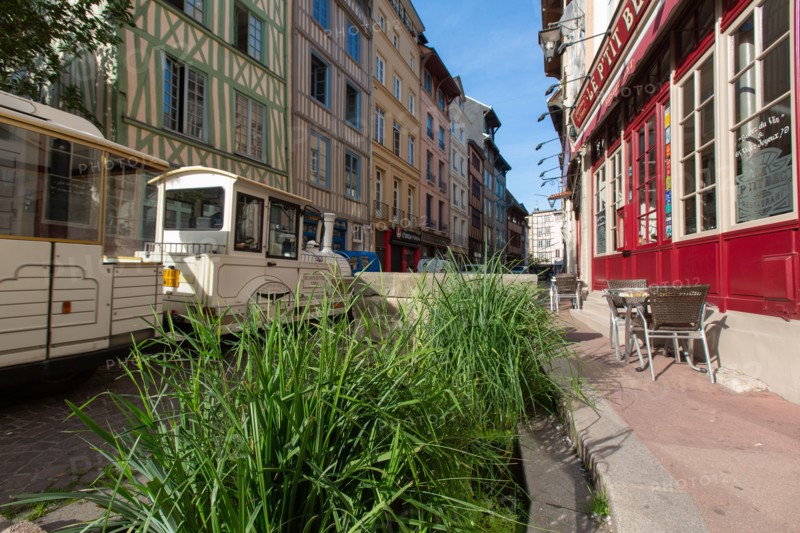 Rouen (Seine Maritime), rue Eau de Robec