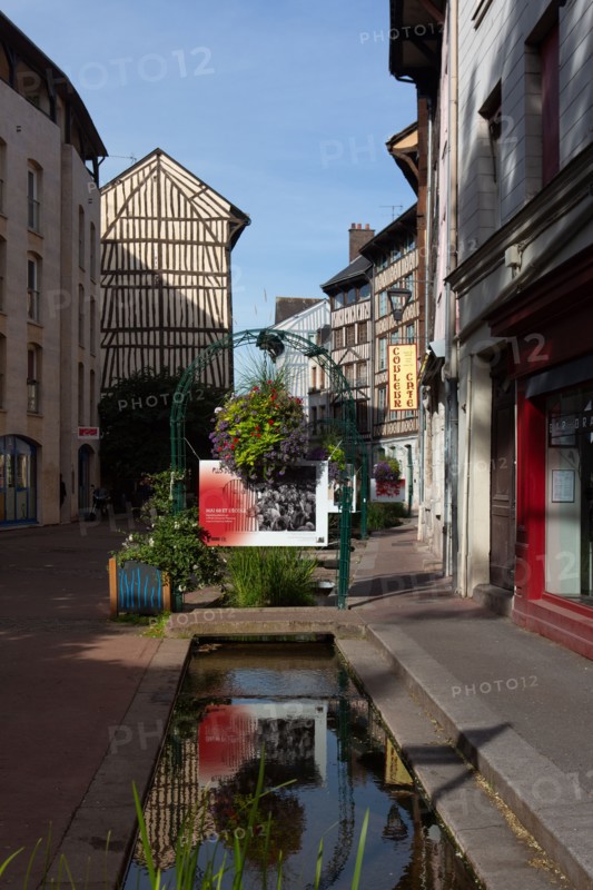 Rouen (Seine Maritime), rue Eau de Robec
