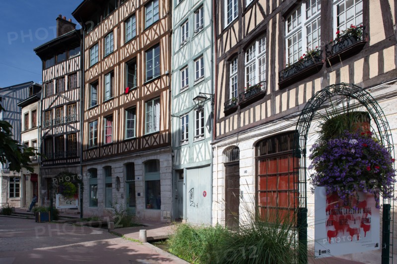 Rouen (Seine Maritime), rue Eau de Robec
