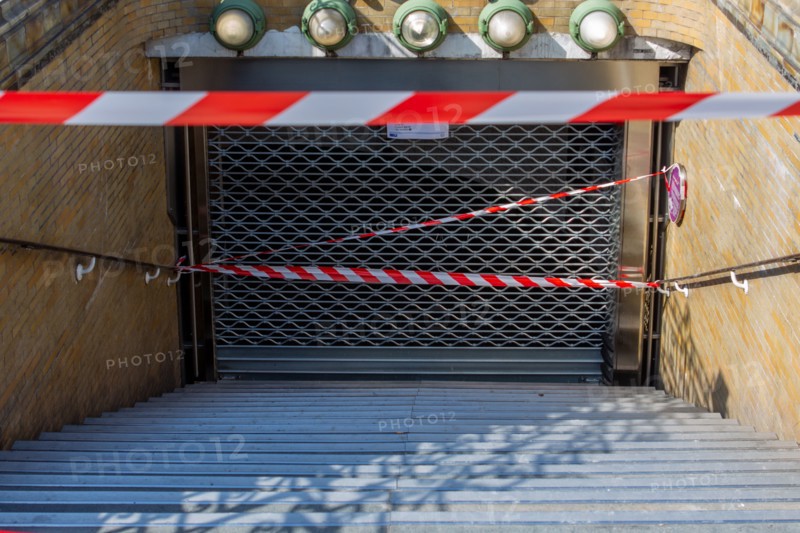 Paris, station de métro Pasteur fermée un jour de grève