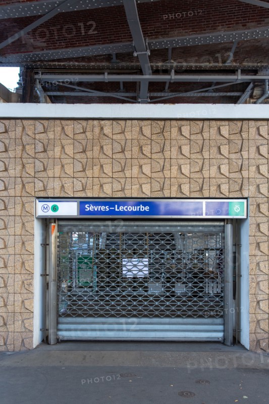 Paris, station de métro Sèvres-Lecourbe fermée un jour de grève