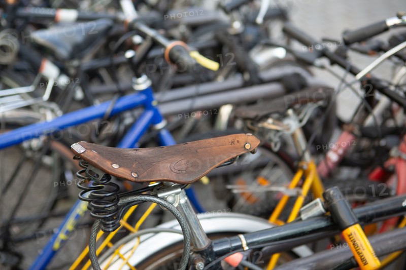 Paris, stationnement de vélos