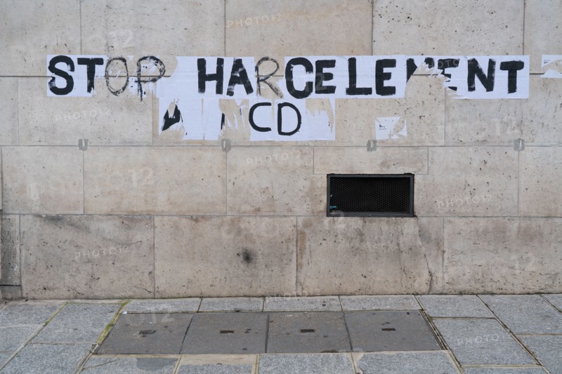 Paris, poster informing people of the violence against women