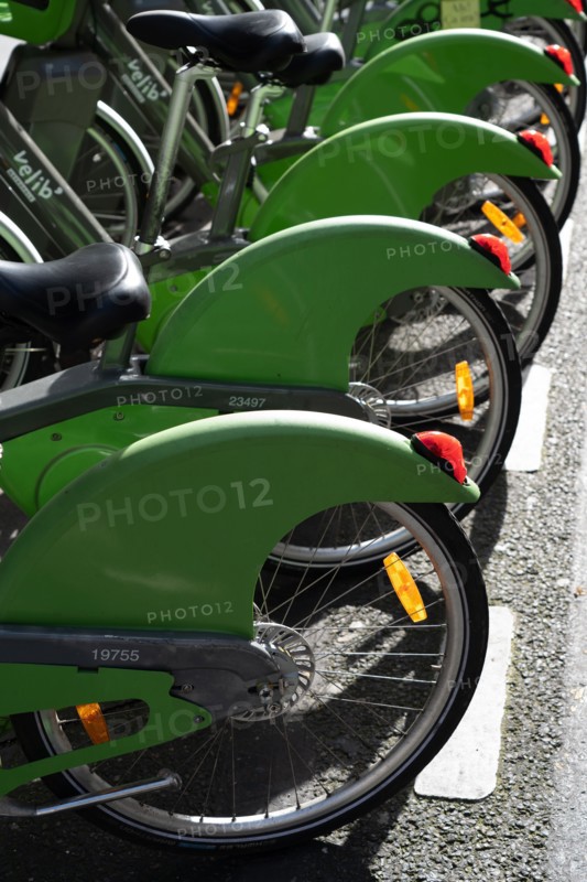 Paris, Vélib' sharing system station