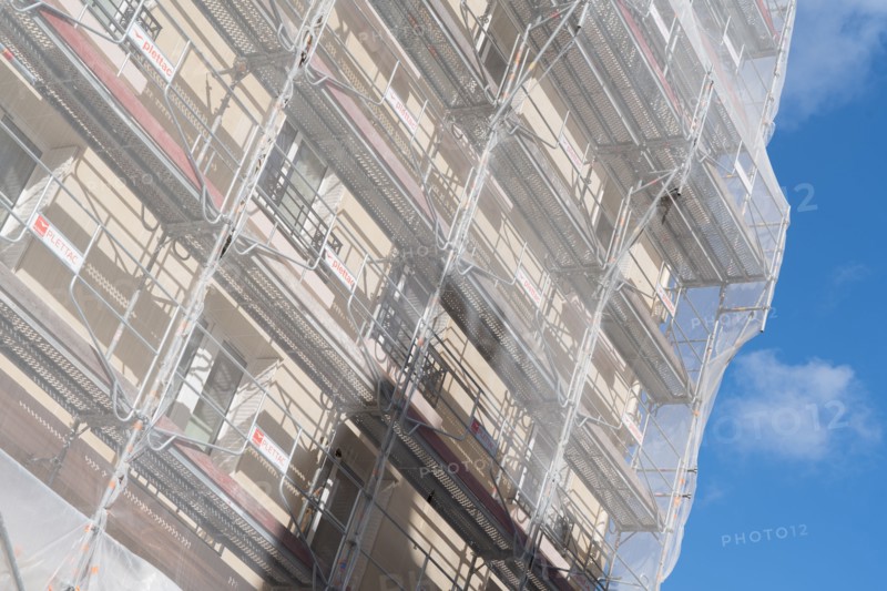 Paris, immeuble en ravalement