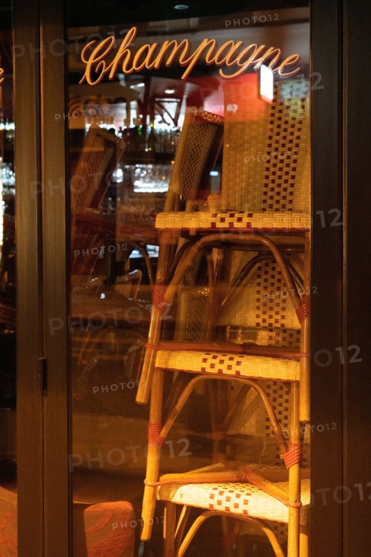 Paris, restaurant closed to prevent spread of coronavirus