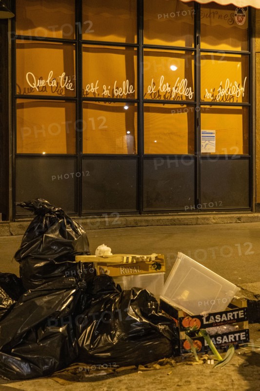 Paris, restaurant closed to prevent spread of coronavirus