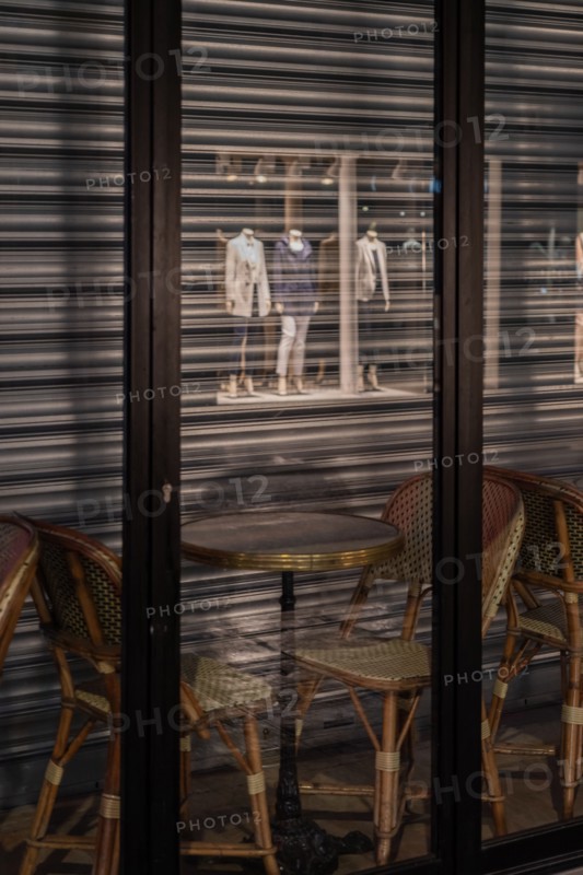 Paris, restaurant closed to prevent spread of coronavirus