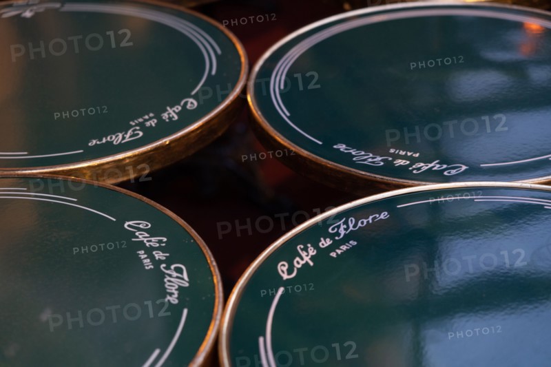 Paris, Café de Flore closed to prevent spread of coronavirus