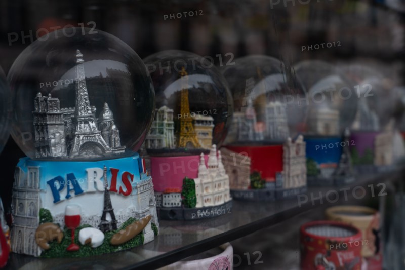 Paris, magasin fermé pour cause d’épidémie de coronavirus