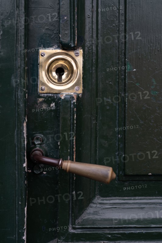 Paris, building door