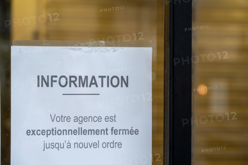 Paris, store closed to prevent spread of coronavirus