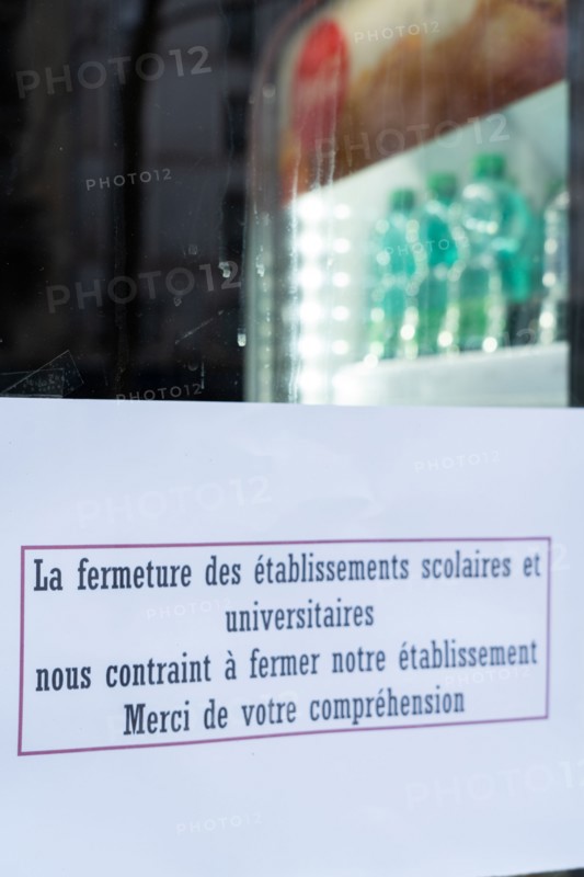 Paris, commerce fermé pour cause d’épidémie de coronavirus