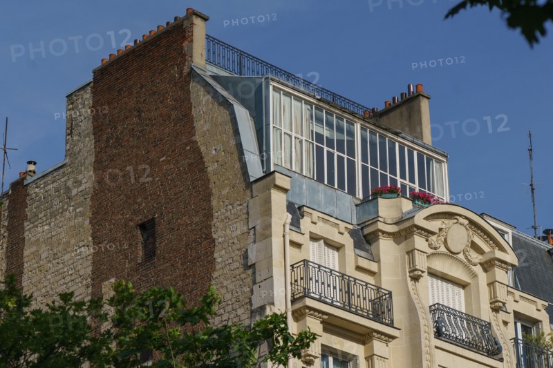 Paris starts re-opening from lockdown, May 2020