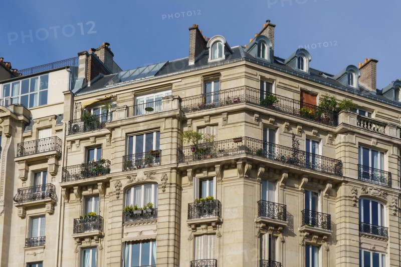 Paris starts re-opening from lockdown, May 2020
