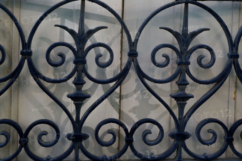 Paris starts re-opening from lockdown, May 2020