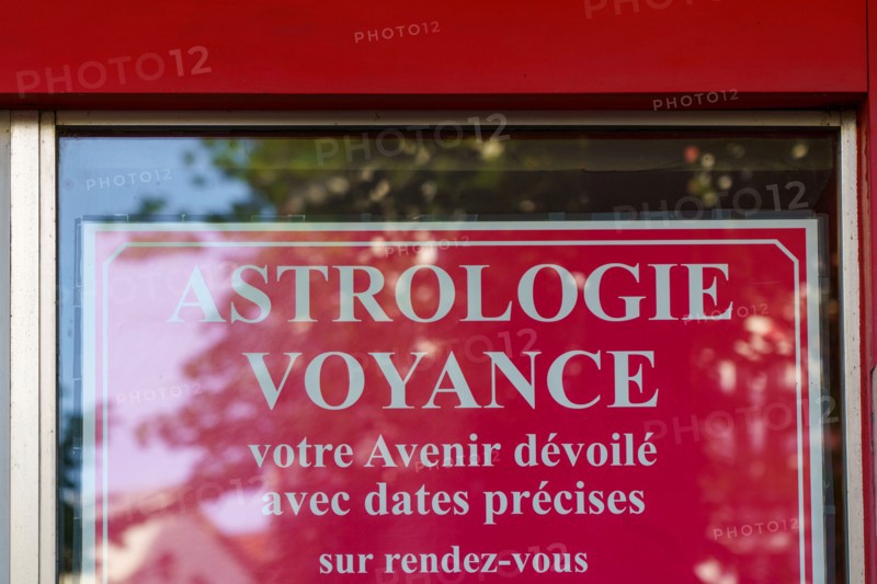 Paris starts re-opening from lockdown, May 2020