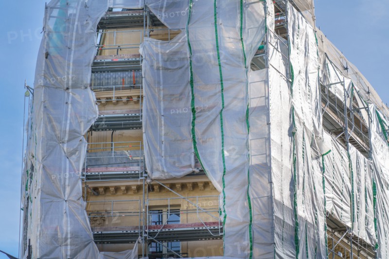 Paris starts re-opening from lockdown, May 2020