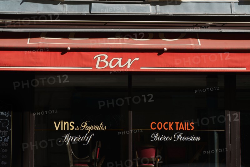 Paris starts re-opening from lockdown, May 2020