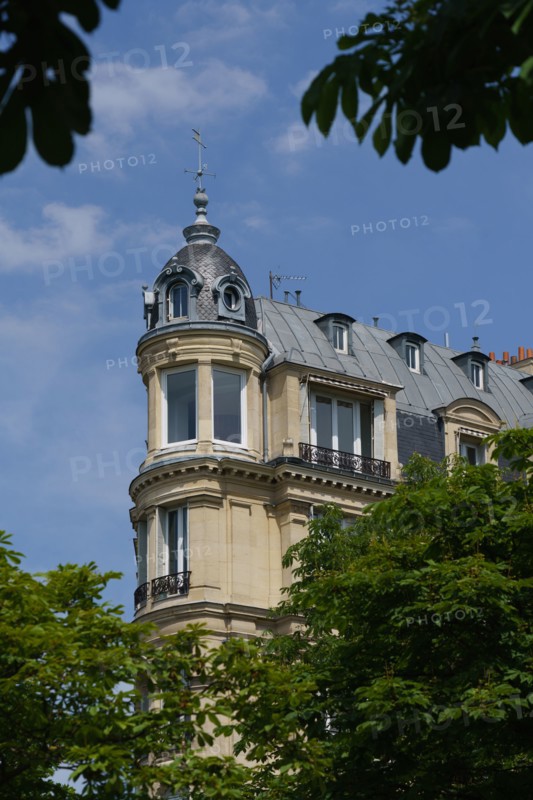 Paris starts re-opening from lockdown, May 2020