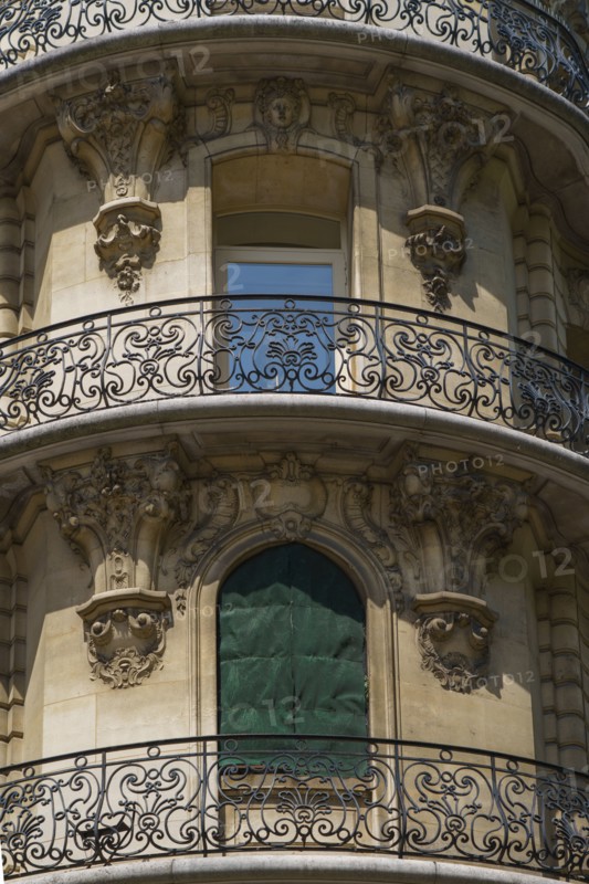 Paris starts re-opening from lockdown, May 2020