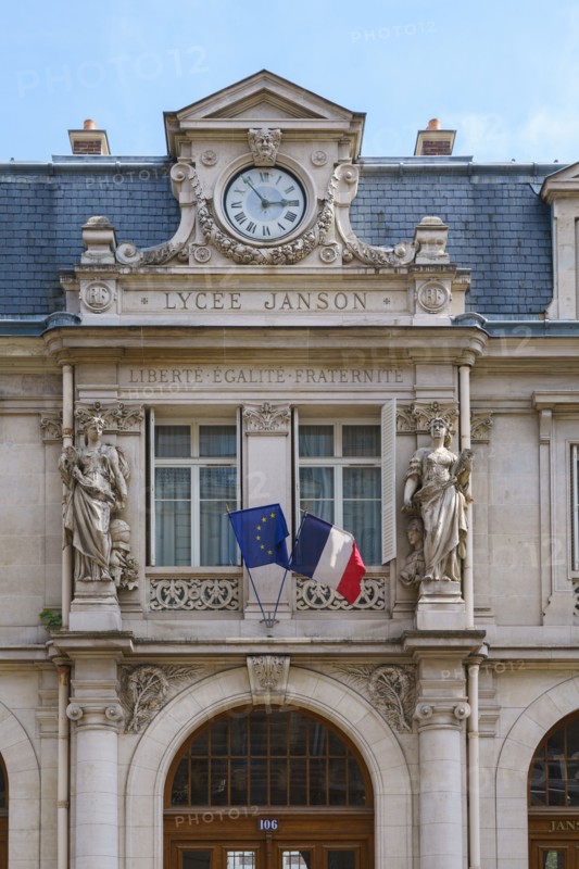 Paris starts re-opening from lockdown, May 2020