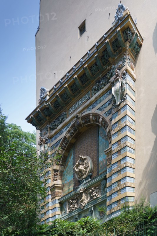 Square Félix Desruelles in Paris