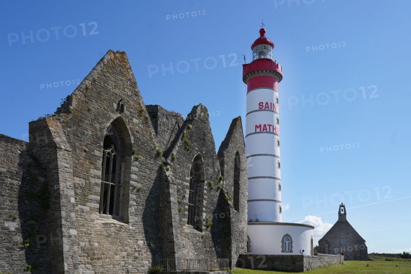 Abbaye et phare de la pointe Saint-Mathieu, Finistère nord