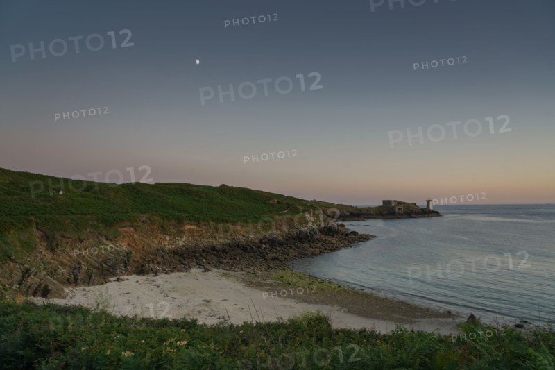 Pointe de Kermorvan, North tip of Finistère, sunset