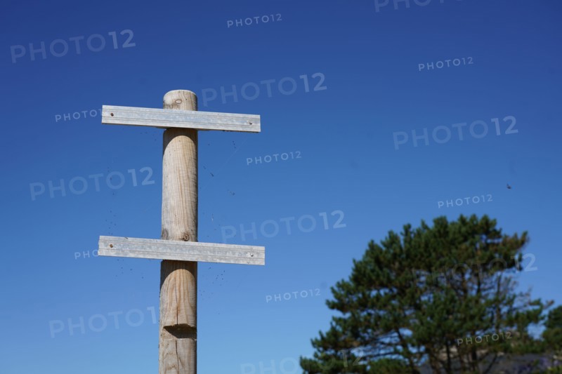 Poteau en bois pour panneau indicateur