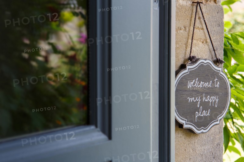 Reception plaque