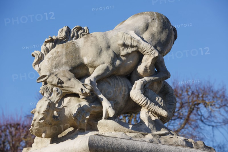 Château de Sceaux (Hauts-de-Seine), La licorne combattant le dragon