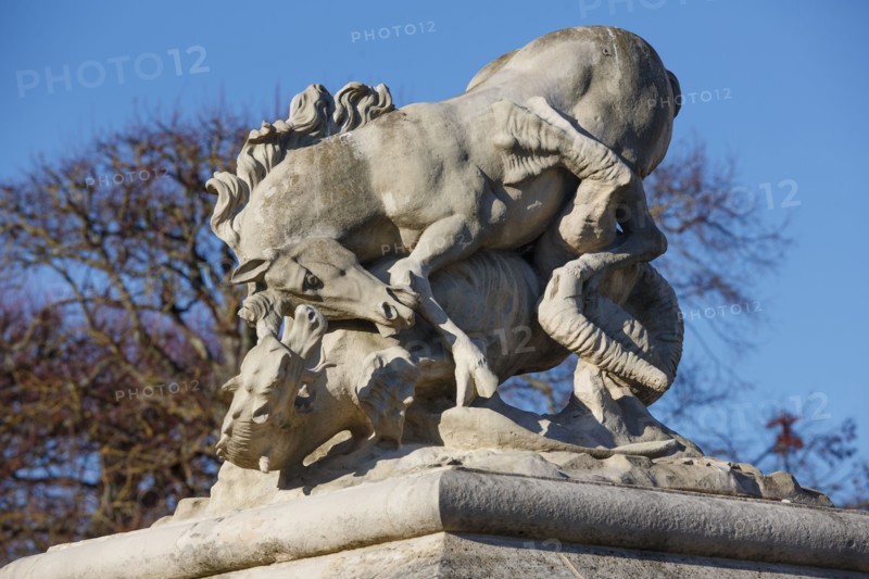 Château de Sceaux (Hauts-de-Seine), La licorne combattant le dragon
