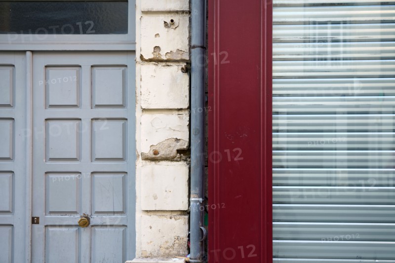 Reims, closed shop and building door