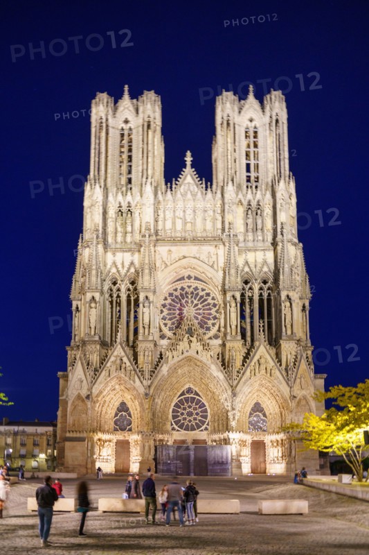 Reims Cathedral by night (Notre-Dame de Reims)
