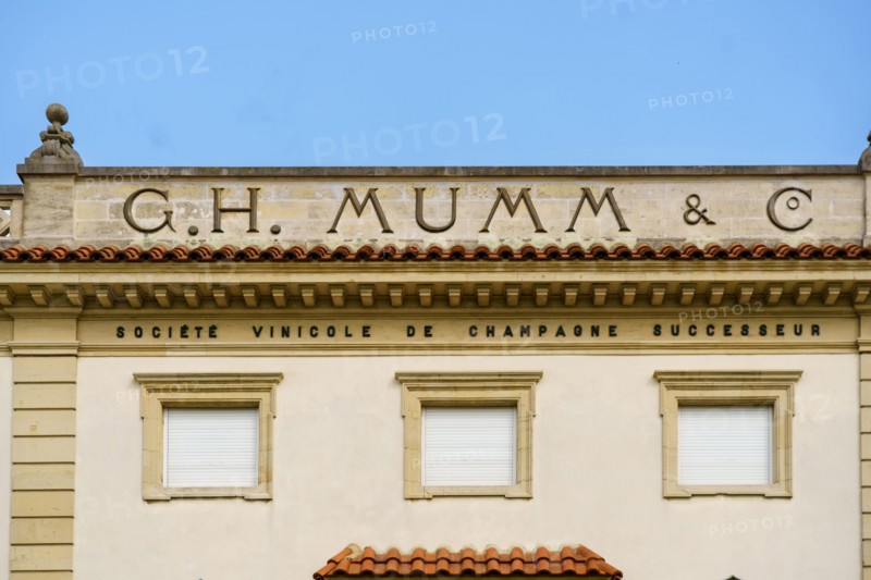 Reims, façade de la maison de champagne G.H. Mumm & Co