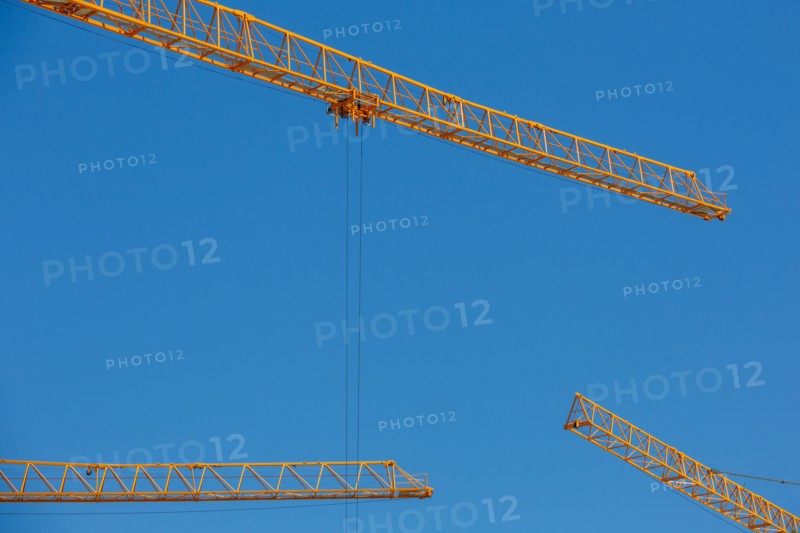 Grues de chantier du parc J. Chirac à Rueil Malmaison