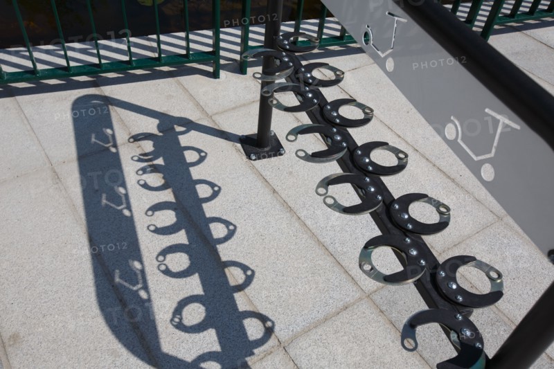 Rueil-Malmaison, rack de stationnement pour trottinettes