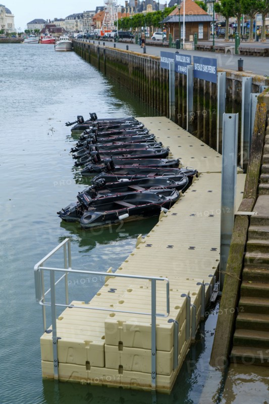 Trouville, location de petits bateaux électriques