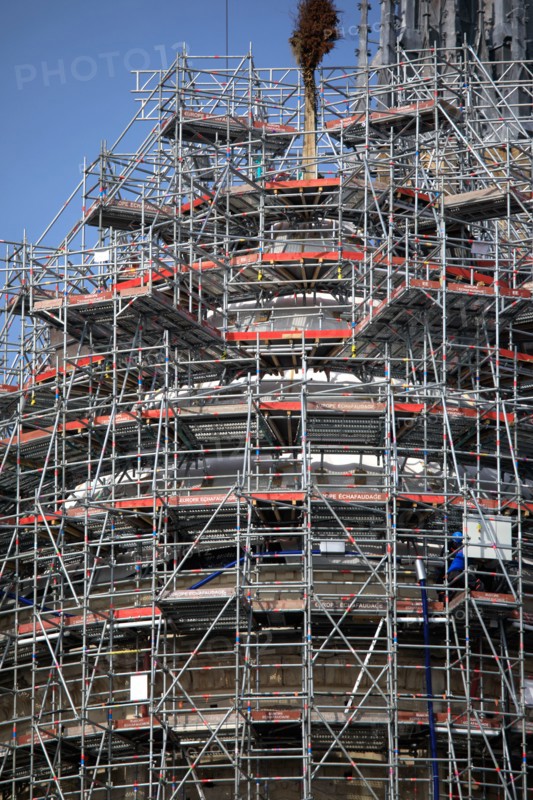 Paris, the new spire of Notre-Dame de Paris is installed